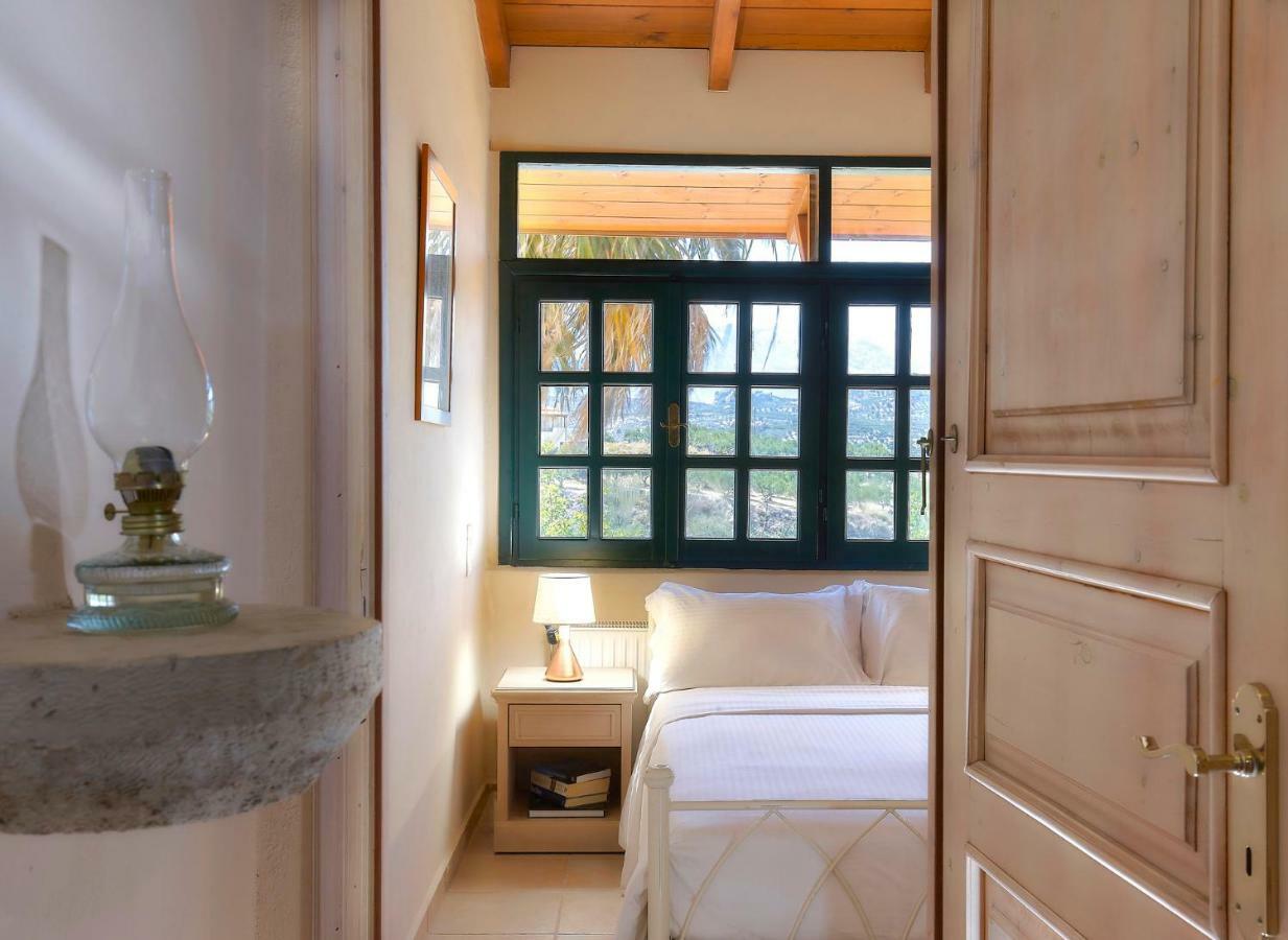 Castello Villa Daphnes - Private Pool & Whirlpool Dhafnes المظهر الخارجي الصورة