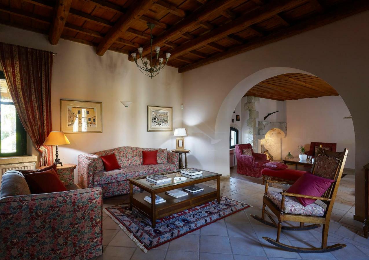 Castello Villa Daphnes - Private Pool & Whirlpool Dhafnes المظهر الخارجي الصورة